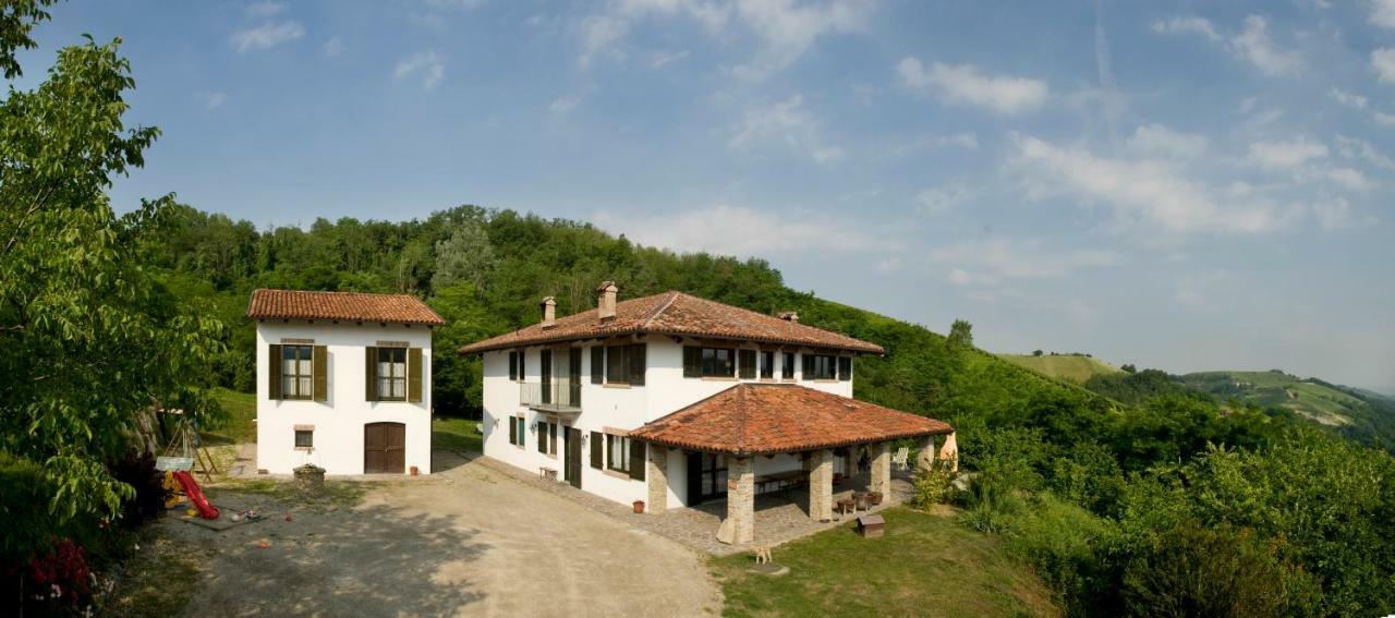 منزل الضيف Sinio  في Cascina Il Ginepro المظهر الخارجي الصورة